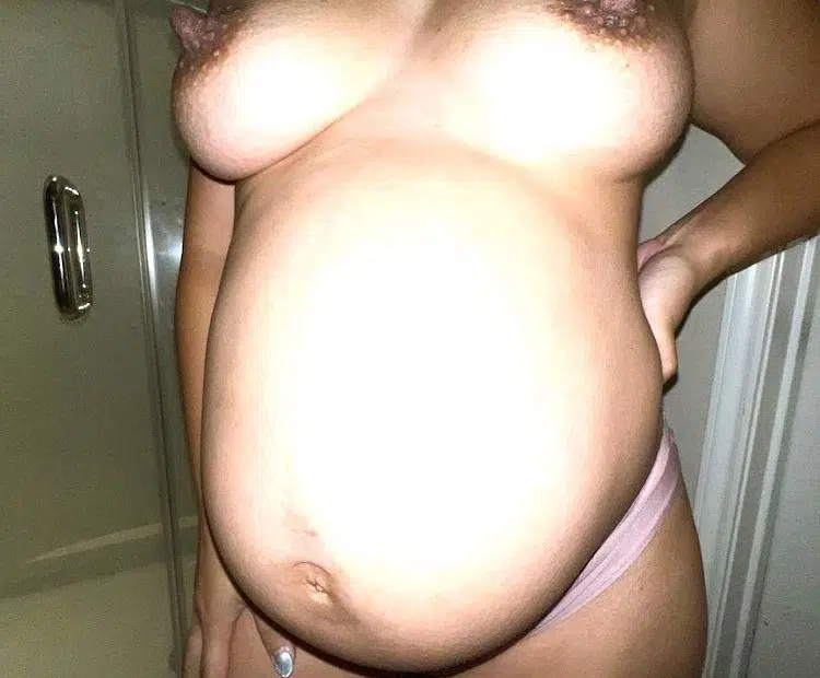 Melkbare Titten mit Riesen Nippeln